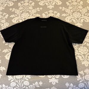 Essentials Fear of God Men’s T-Shirt ~ Size Large ~ Jet Black ~ Like New